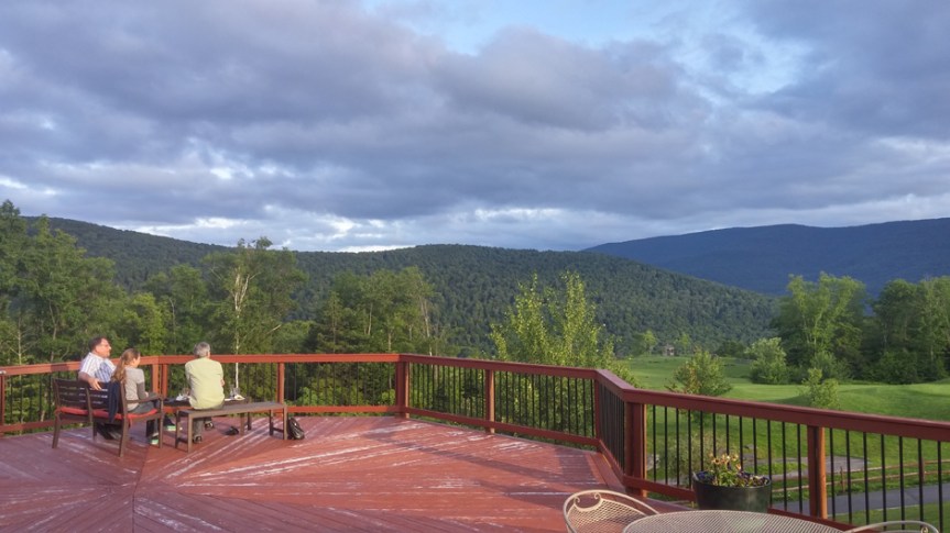 Cheap Eats: Happy Hour at Hanah Mountain Resort & Country&nbsp;Club